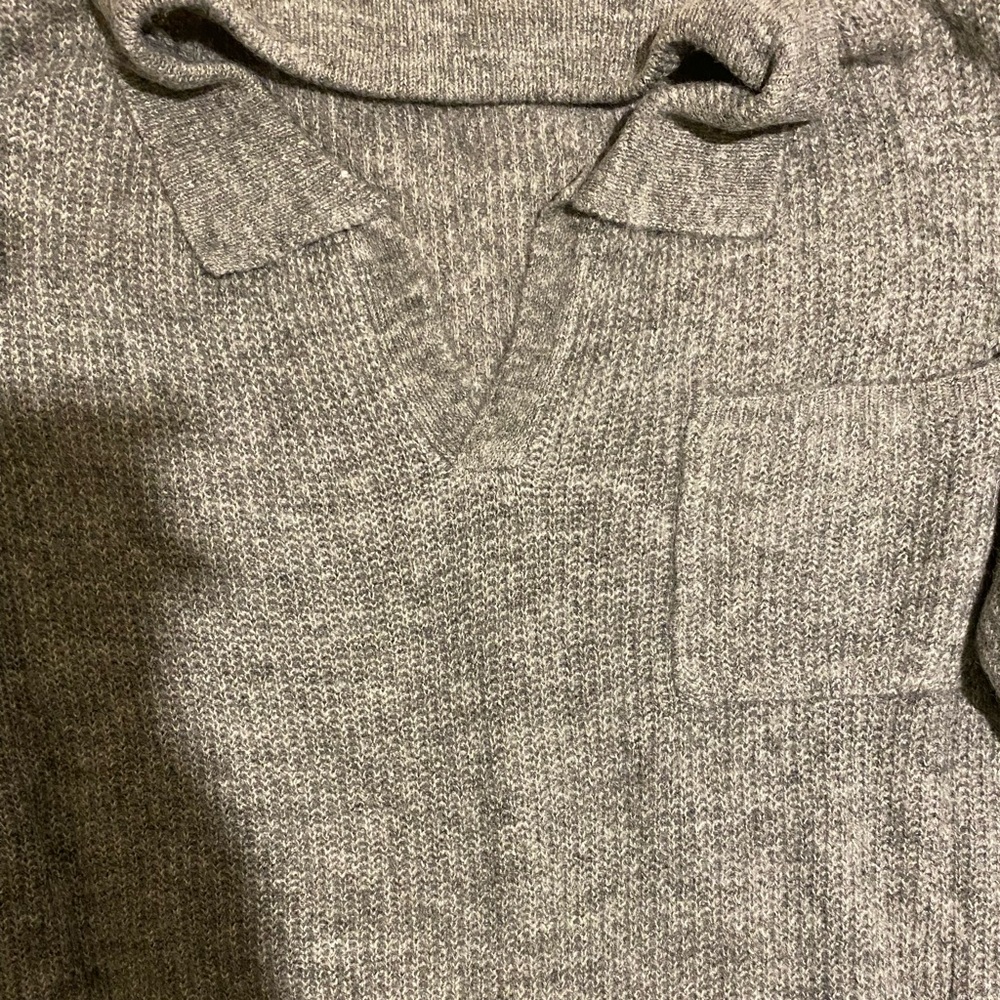 New Never Worn Gray V-Neck Collar Sweater w Pocket Detail